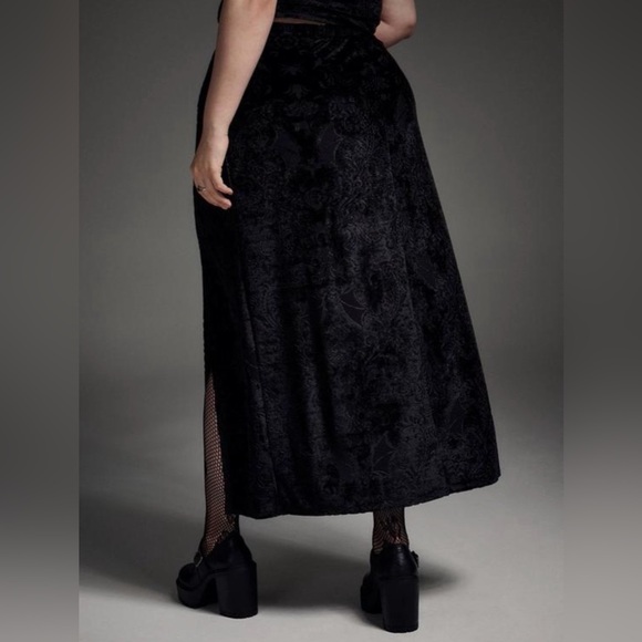 Torrid Nightfall Black Velvet Burnout Embossed Double Slit Maxi Skirt, Lg, NWT! - Picture 12 of 16